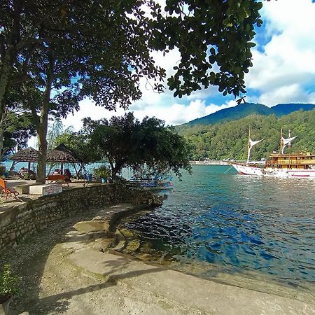 Pandu Lakeside Hotel Parapat Exterior foto