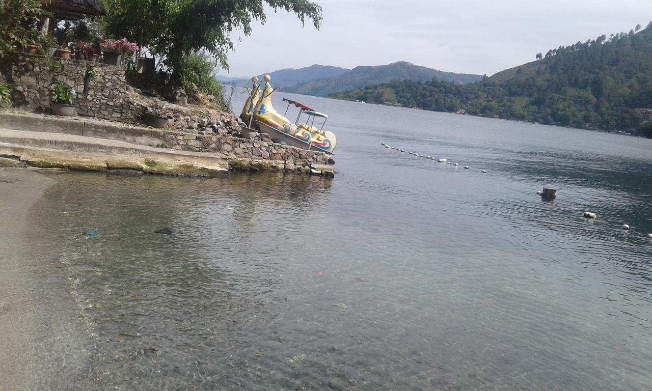 Pandu Lakeside Hotel Parapat Exterior foto