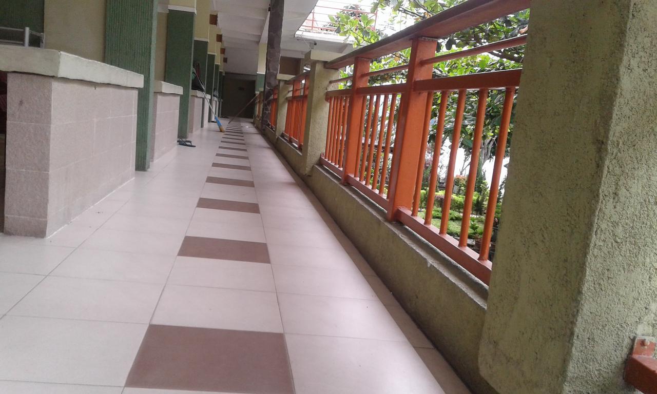Pandu Lakeside Hotel Parapat Exterior foto