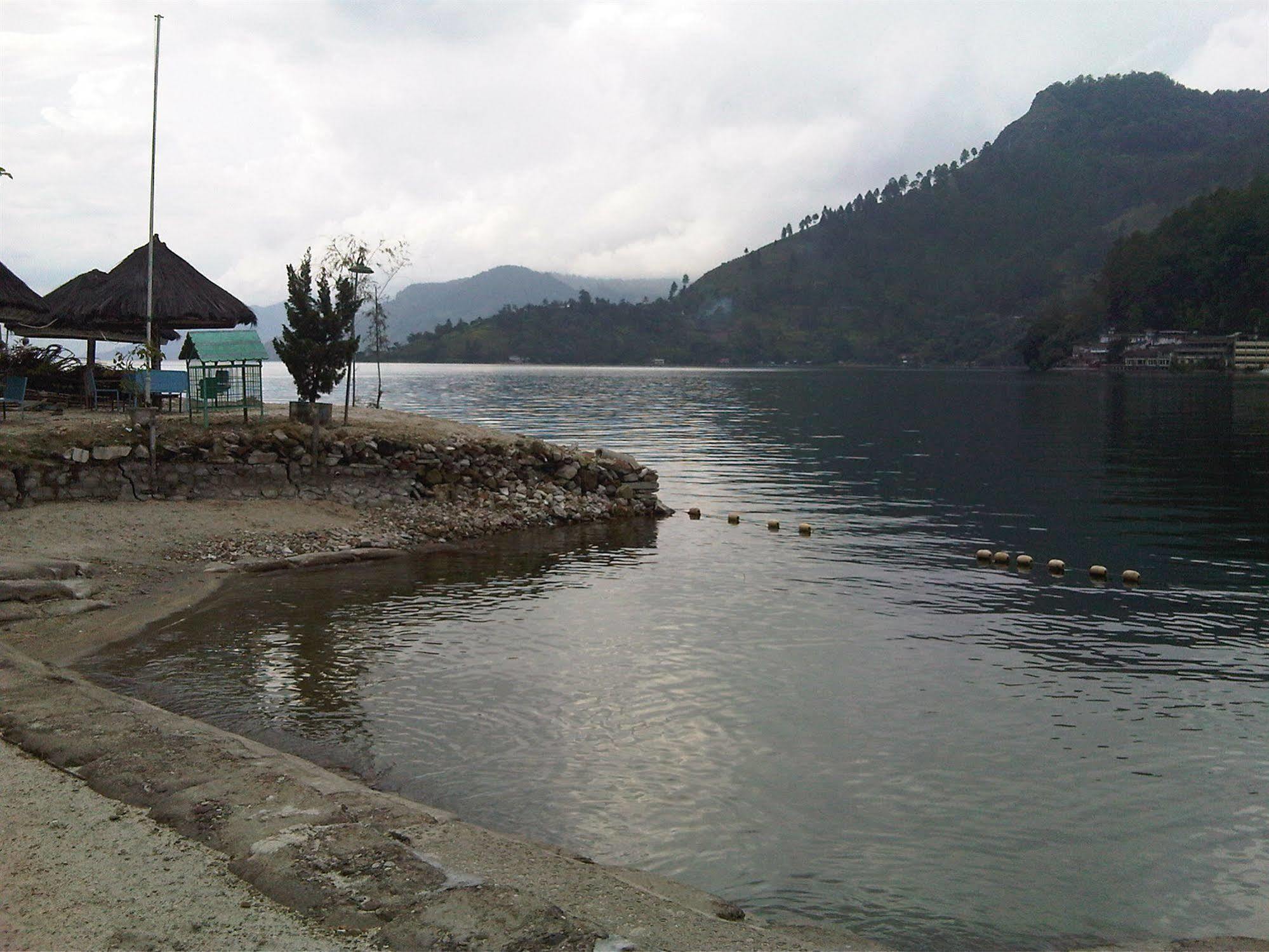 Pandu Lakeside Hotel Parapat Exterior foto