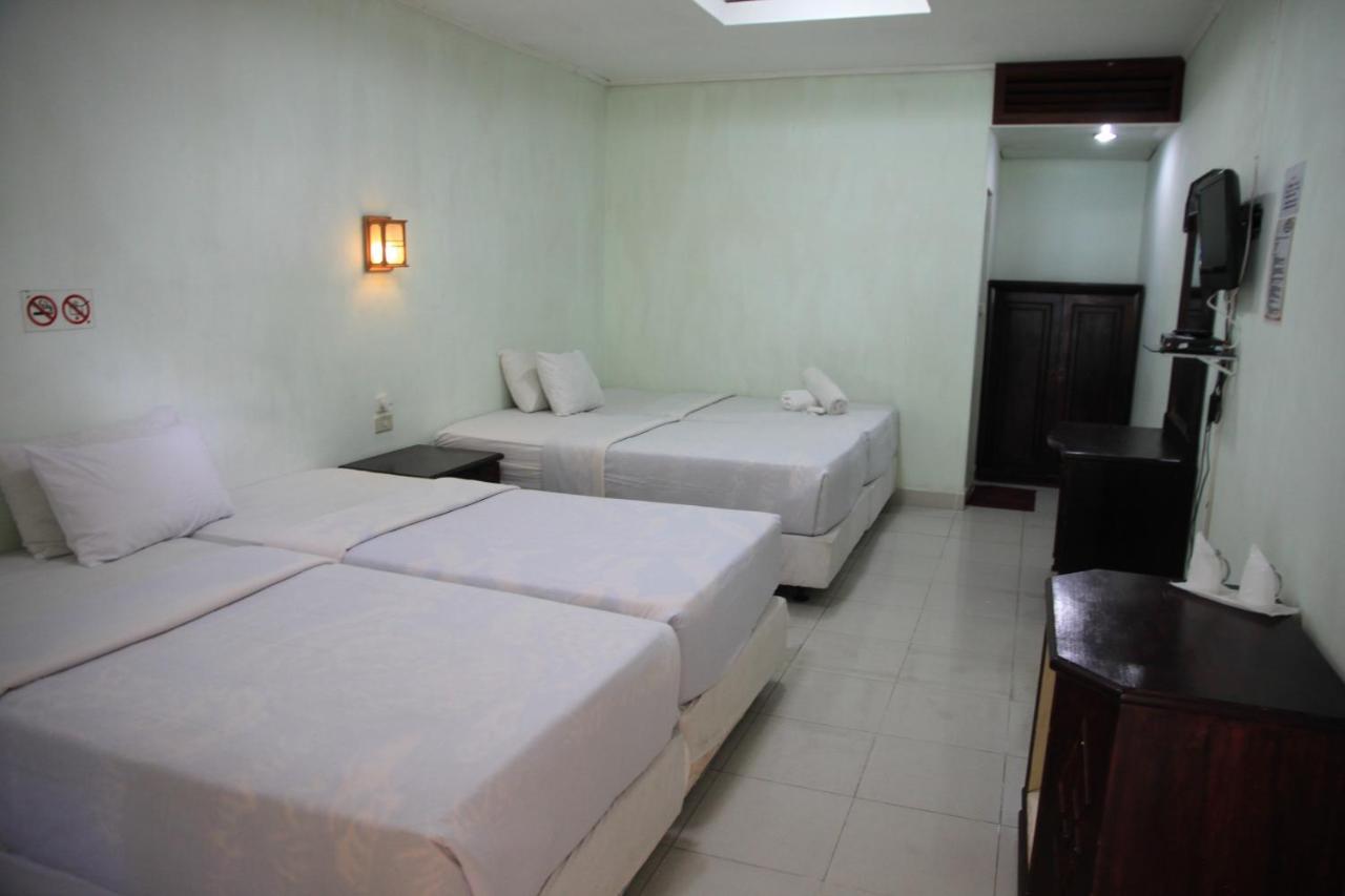 Pandu Lakeside Hotel Parapat Exterior foto