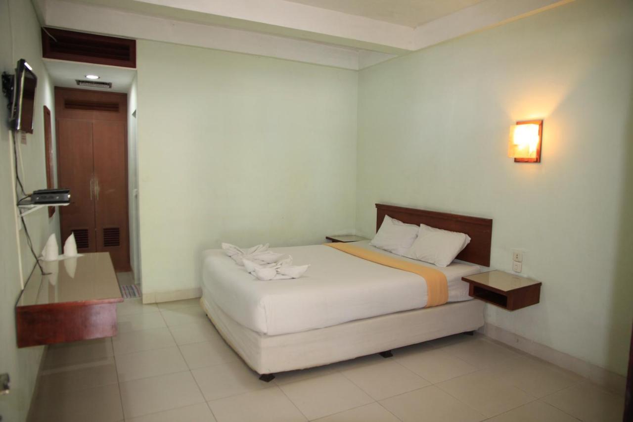 Pandu Lakeside Hotel Parapat Exterior foto