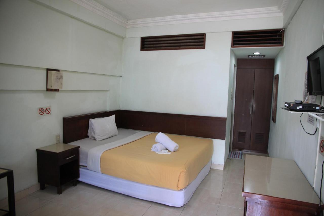 Pandu Lakeside Hotel Parapat Exterior foto