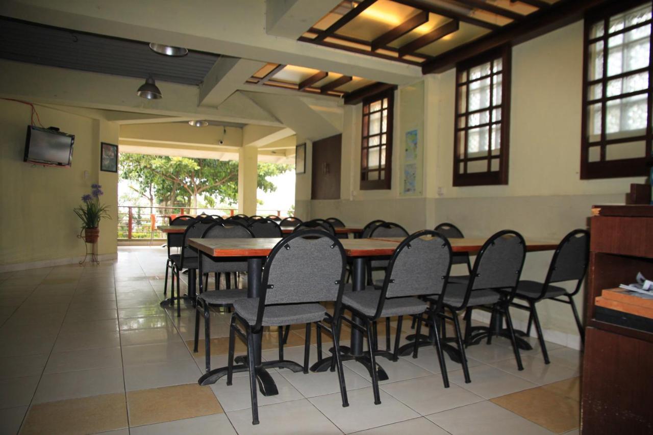 Pandu Lakeside Hotel Parapat Exterior foto