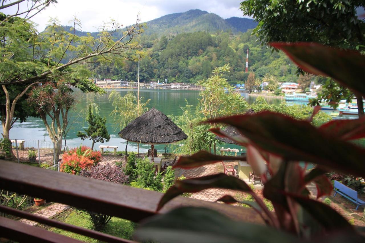 Pandu Lakeside Hotel Parapat Exterior foto