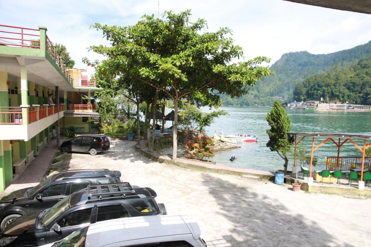 Pandu Lakeside Hotel Parapat Exterior foto
